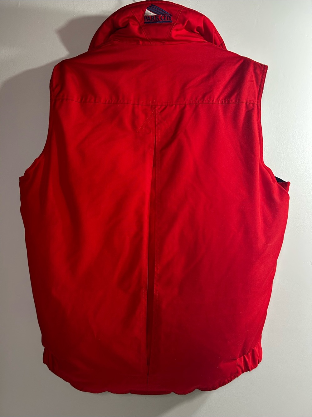 Men's Red Quilted Puffer Vest - Picture 11 of 11